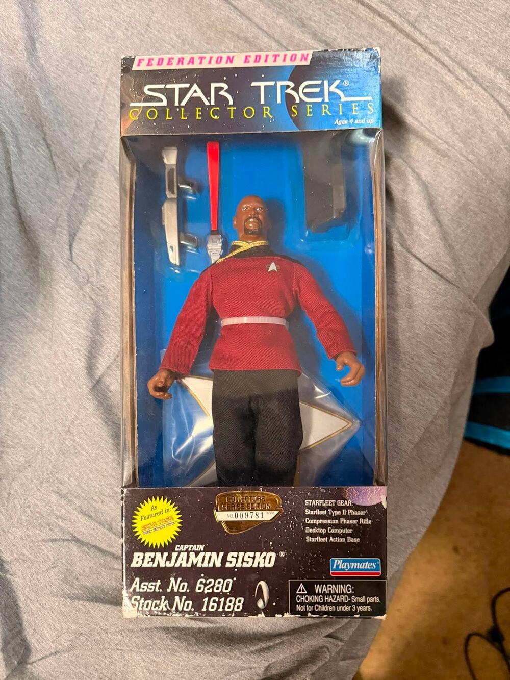 Vtg 1997 Star Trek DS9 Captain Benjamin Sisko 9" Action Figure Playmates 16188